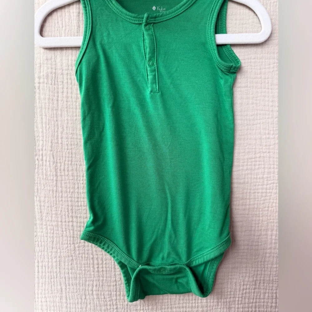 Kyte Baby Sleeveless Bodysuit in Fern 6-12m